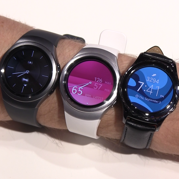 Gear S2 in Grau, Silber und Gear S2 Classic