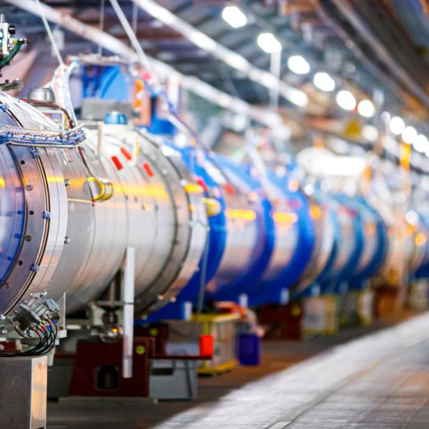 Large Hadron Collider (LHC) 