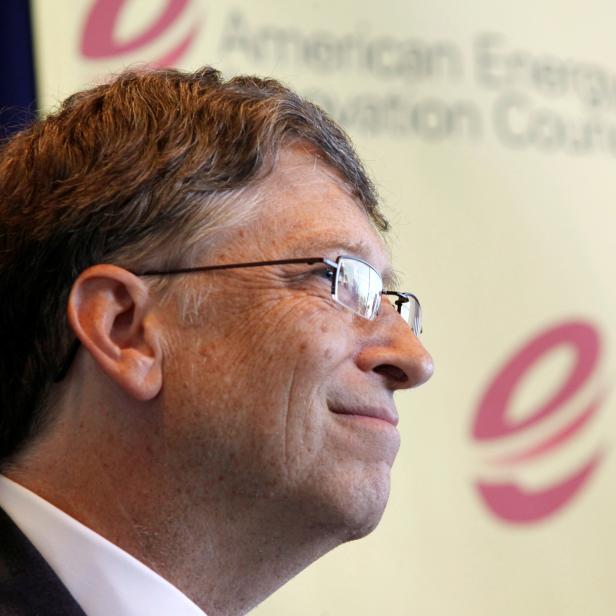 FILE PHOTO: Microsoft Chairman Bill Gates attends news conference about U.S. energy innovation in Washington