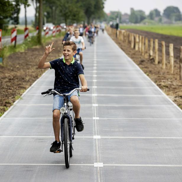 Opening of longest solar cycle path in Maartensdijk