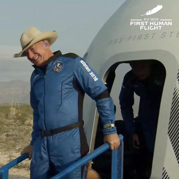 US-space-TOURISM-BlueOrigin