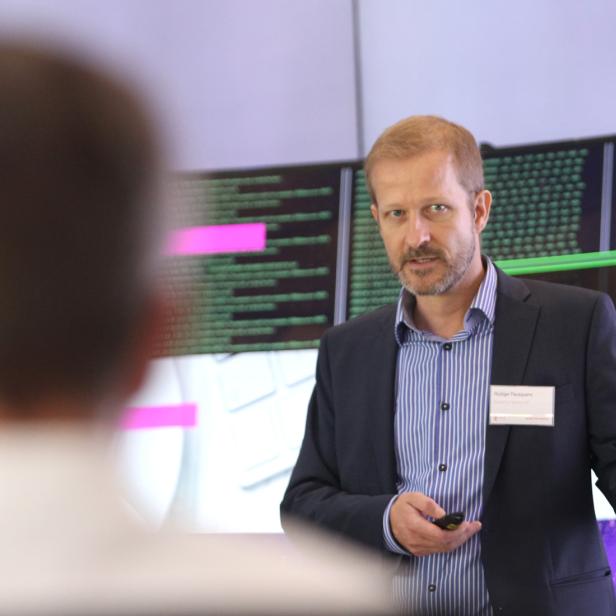 Rüdiger Peusquens ist Leiter Cyber Defence bei der Deutschen Telekom, Experte für Cyber Abwehr.