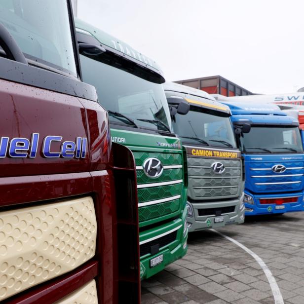 Fünf Hyundai-LKWs mit Wasserstoff-Antrieb