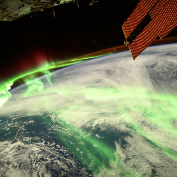 Foto von ISS mit Polarlichtern auf der Erde