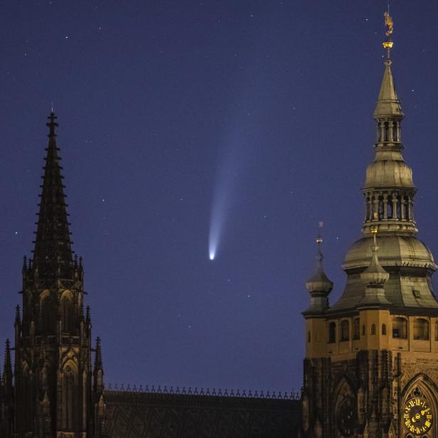 Comet NEOWISE above Prague