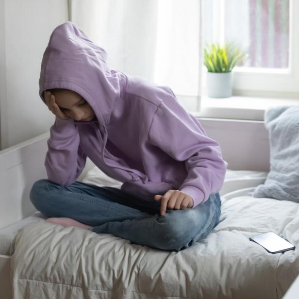 Forscher vermuten einen Zusammenhang zwischen psychischen Problemen und früher Smartphone-Nutzung.