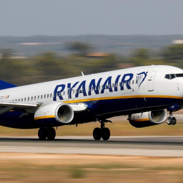 FILE PHOTO: A Ryanair Boeing 737 airplane takes off from the airport in Palma de Mallorca