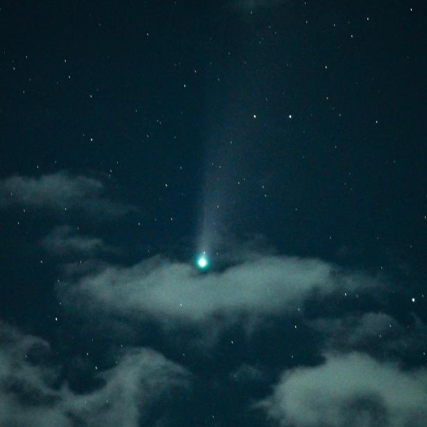 TOPSHOT-MYANMAR-SPACE-COMET-NEOWISE