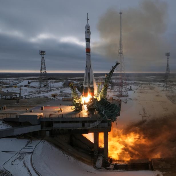 Das Raumschiff Sojus MS-20 mit der Besatzung der Internationalen Raumstation (ISS) startet im Kosmodrom Baikonur.