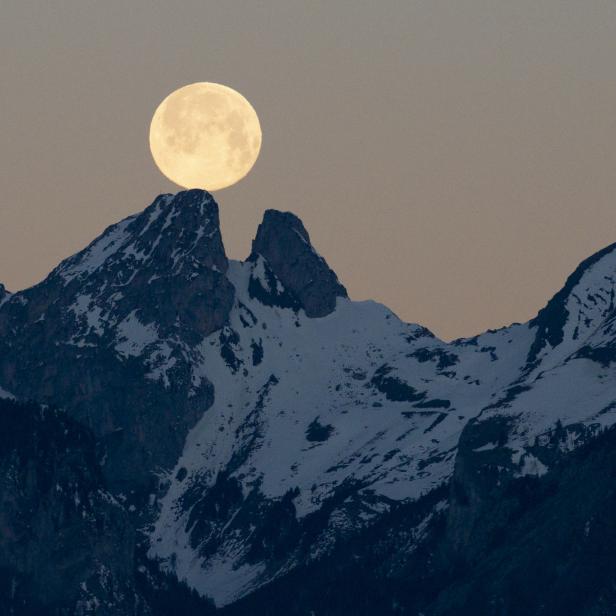 Full moon in the Alps