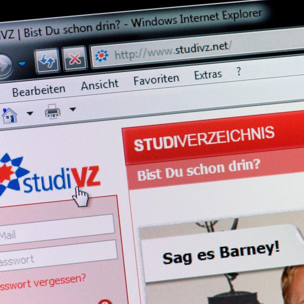 studiVZ - Macro shot of real monitor screen