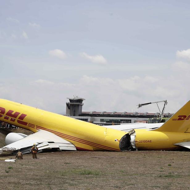 Boeing 757 von DHL nach der Notlandung