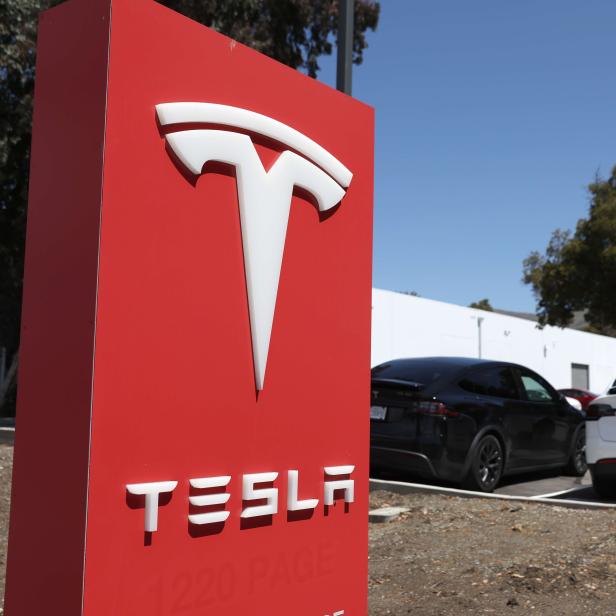 Tesla-CEO Elon Musk kündigt bis zu 3,5 Prozent seiner Angestellten.