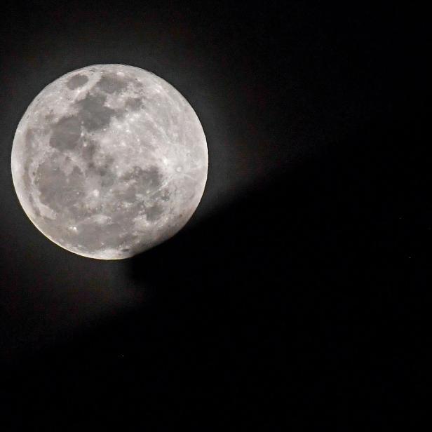 SINGAPORE-ASTRONOMY-MOON-ECLIPSE