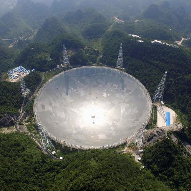 Einem inzwischen gelöschten Bericht zufolge, hat China mit seinem Radioteleskop außerirdische Signale empfangen.