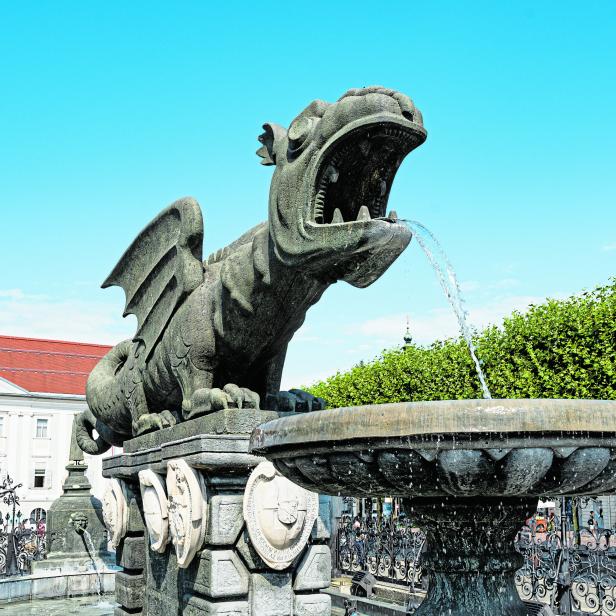 Der Lindwurmbrunnen in Klagenfurt