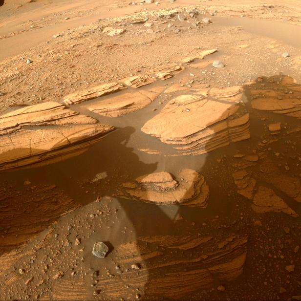 Die Oberfläche des "verzauberten Sees" auf dem Mars.