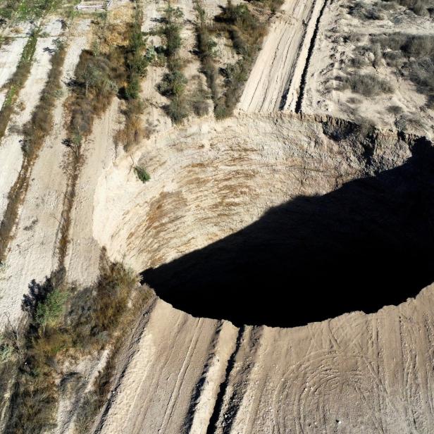 Ein Loch hat sich in einer Bergbauregion im Norden Chiles aufgetan. 