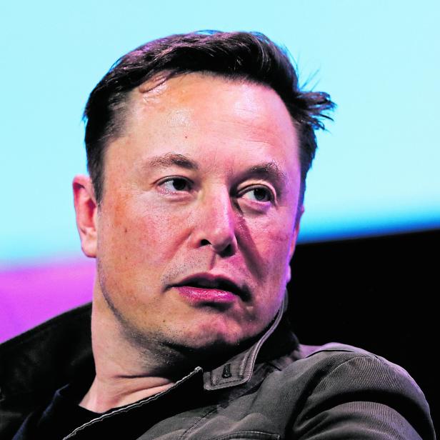 Elon Musk stichelt weiter gegen Twitter.