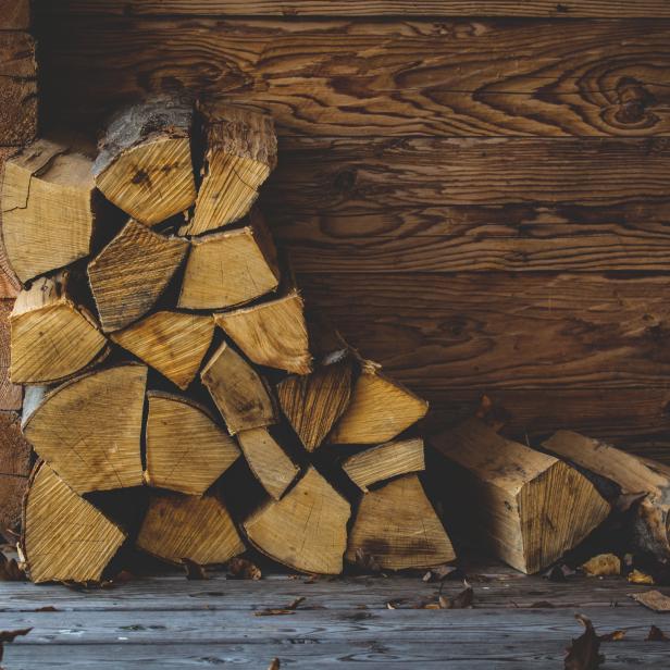 Betrug mit günstigem Brennholz auf Facebook und Instagram