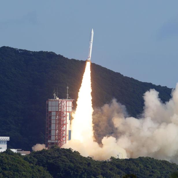 Eine japanische Epsilon-5-Rakete hebt ab (Symbolbild)