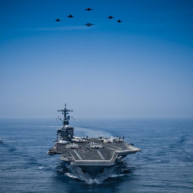 Auf der USS George H.W. Bush finden bis zu 85 Flugzeuge Platz.