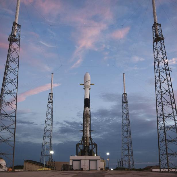 SpaceX brachte bisher 2.700 Starlink-Satelliten ins All.