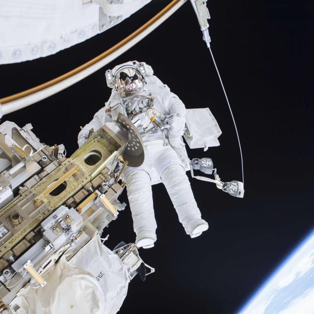 Russischer Raumfahrer musste ISS-Außeneinsatz unerwartet abbrechen (Symbolbild)