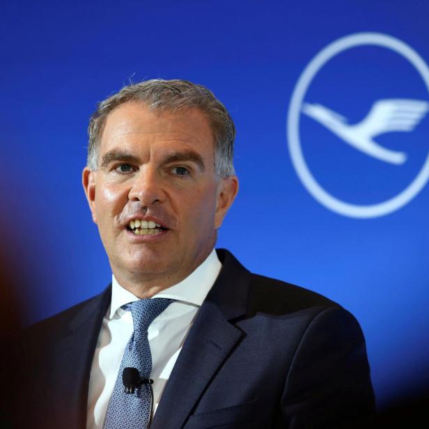 FILE PHOTO: German airline Lufthansa's Chief Executive Officer Spohr attends the company's annual news conference in Frankfurt