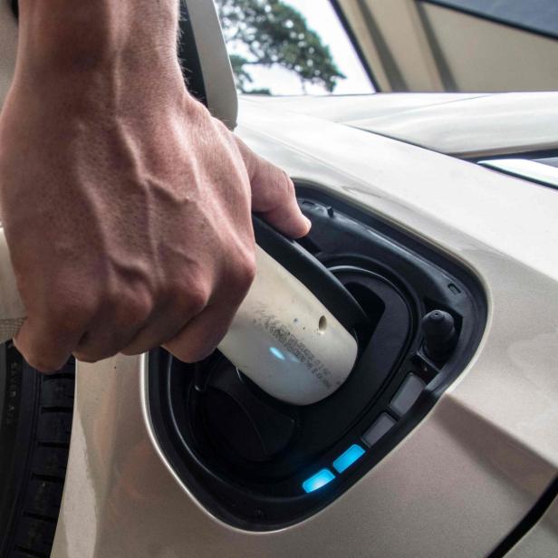 COSTA RICA-ENERGY-ELECTRIC-CARS