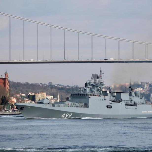 FILE PHOTO: The Russian Navy's frigate Admiral Makarov sets sail in Istanbul's Bosphorus