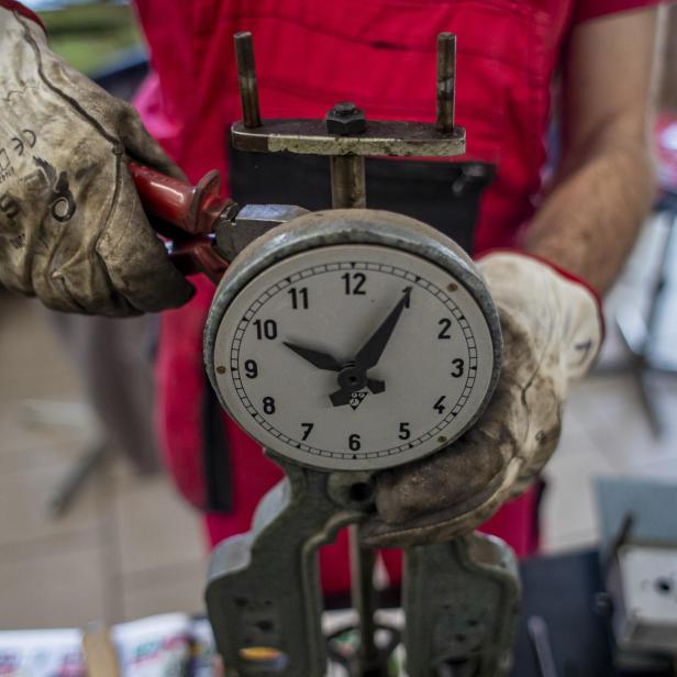 Clocktowers' maintenance in Prague