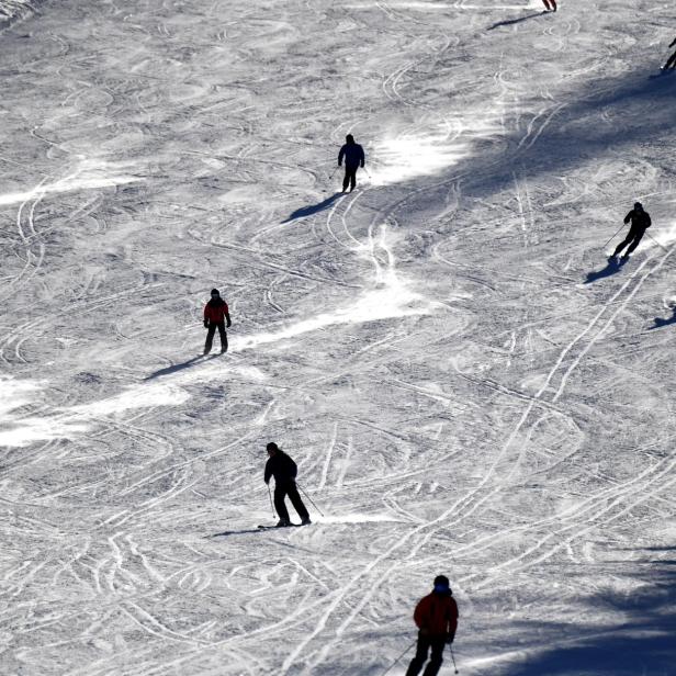 Skifahrer auf Skipiste