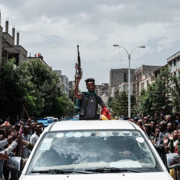 Mitglied der Tigray People's Liberation Front bei einer Parade in Mekele im Juni 2021.