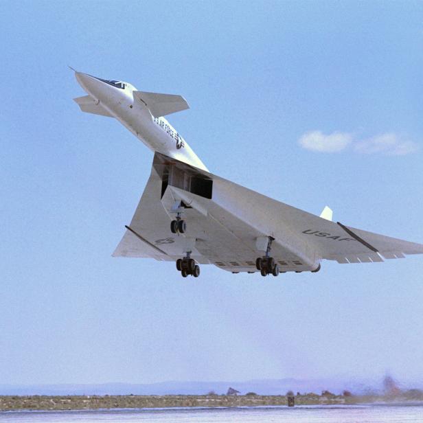 XB-70 Valkyrie: Das war der schnellste Bomber, der je gebaut wurde