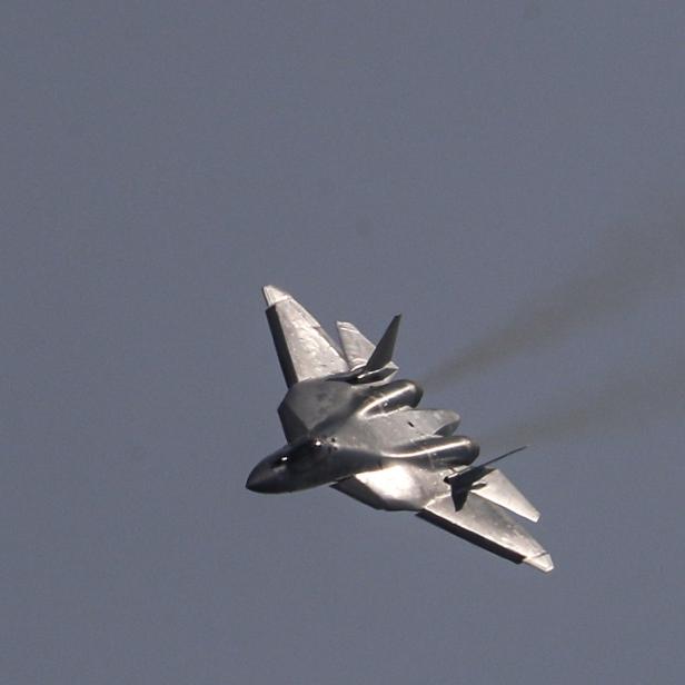 Russlands Stealth-Jet Su-57 soll Mini-Drohnen abwerfen können