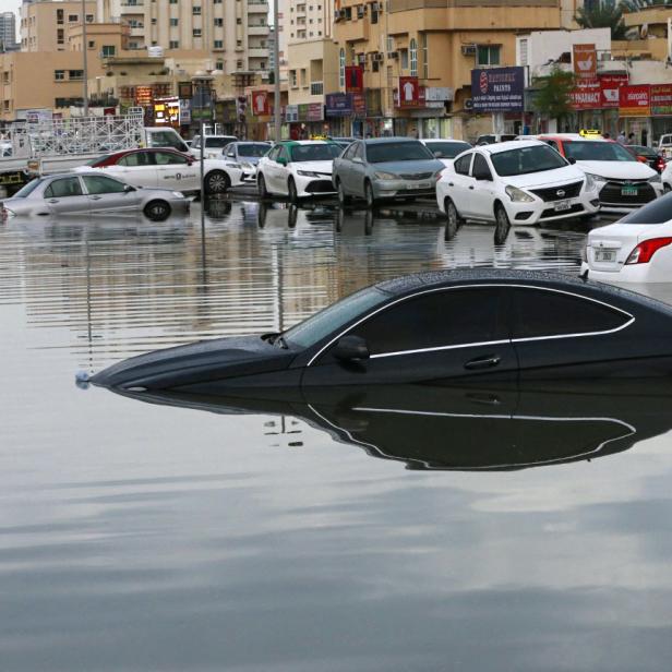 UAE-WEATHER-RAIN-NEW YEAR