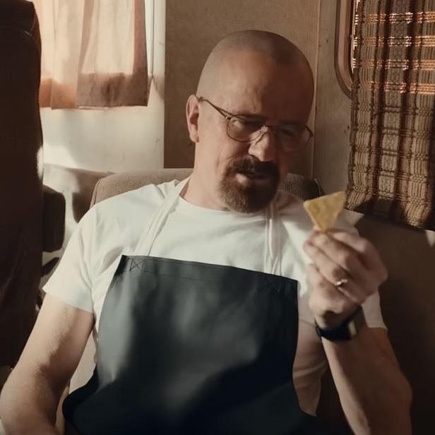 Bryan Cranston als Walter White in der Werbung von PopCorners.