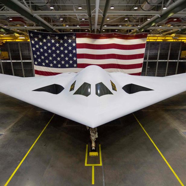 B-21 Raider: Neues Fotos zeigen Details des Stealth-Bombers