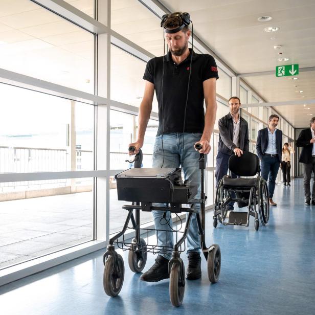 SWITZERLAND-HEALTH-DISABLED-RESEARCH-TECHNOLOGY-HOSPITAL