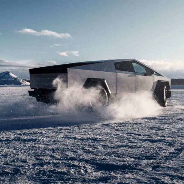 Wintertest von Tesla Cybertruck in Alaska