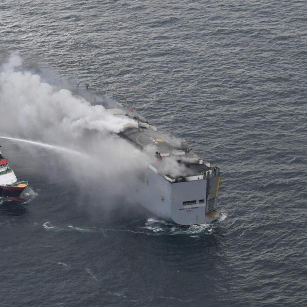 NETHERLANDS-MARITIME-SHIPPING-FIRE