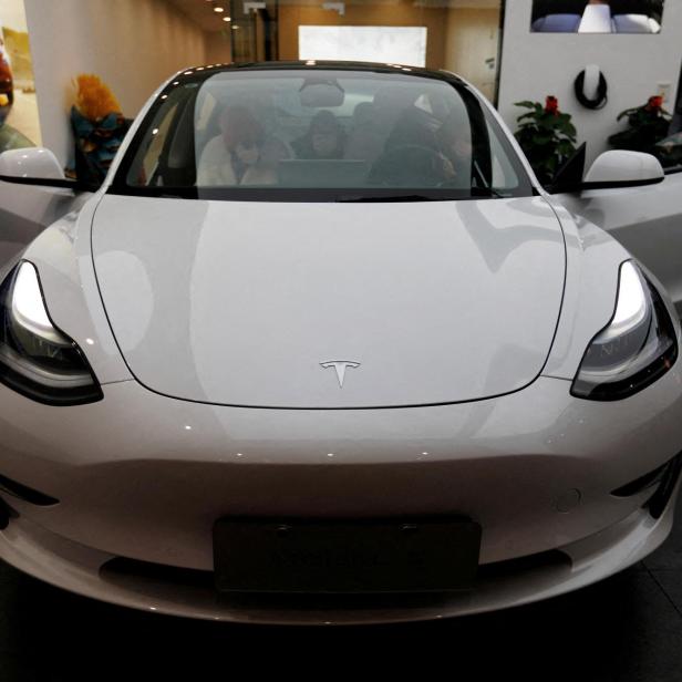 Tesla Model 3 in einem Showroom