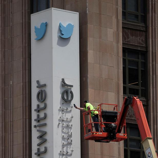 Beim Twitter-Hauptquartier wurde das Logo bereits entfernt