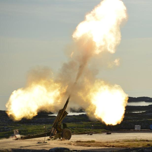 Artillerie-Granate mit Düsentriebwerk stellt Rekord auf