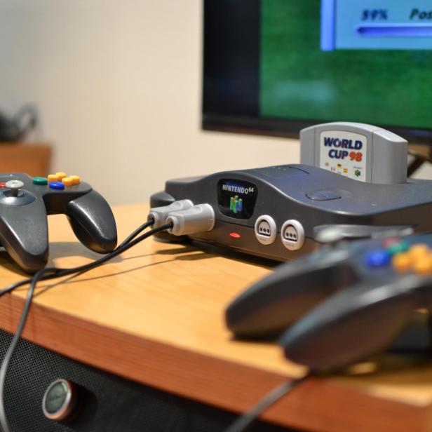 Alte Nintendo 64 Konsole