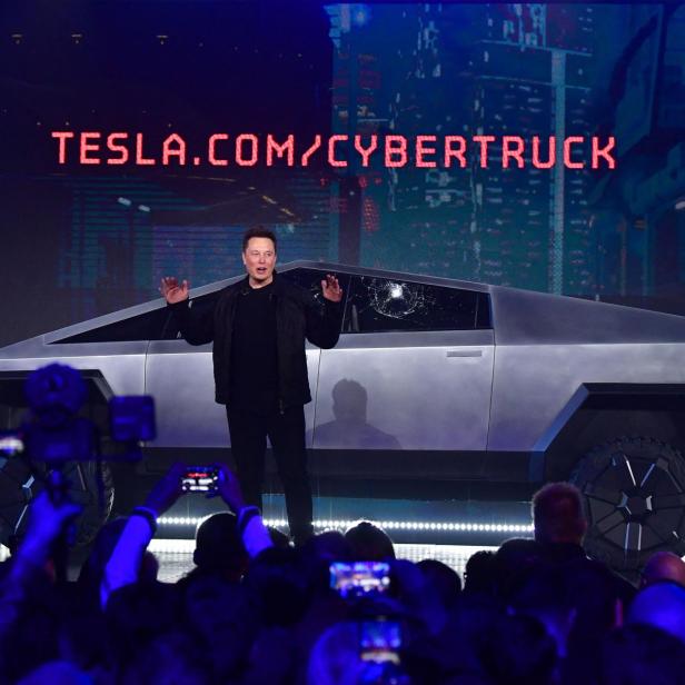 FILES-US-AUTOMOBILE-TESLA-TRUCK