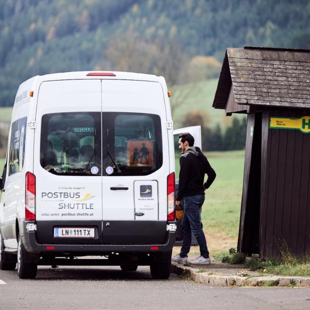 Es gibt Alternativen zu Privat-Pkw am Land, etwa Mikro-ÖV-Lösungen wie das Postbus Shuttle