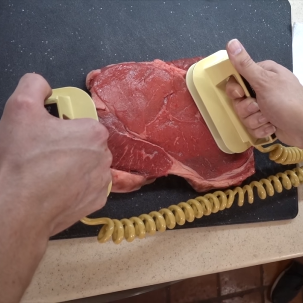 Stromstöße sollen Fleisch zarter machen.