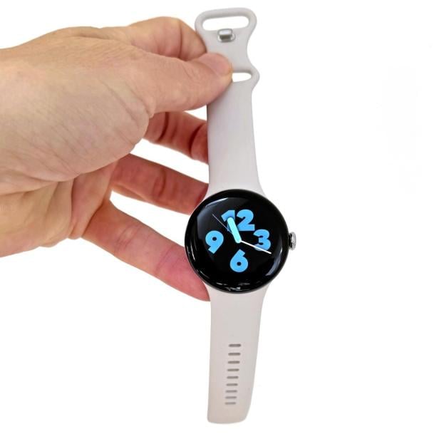 Erste Infos zur Pixel Watch 3 durchgesickert (Im Bild: Google Pixel Watch 2)